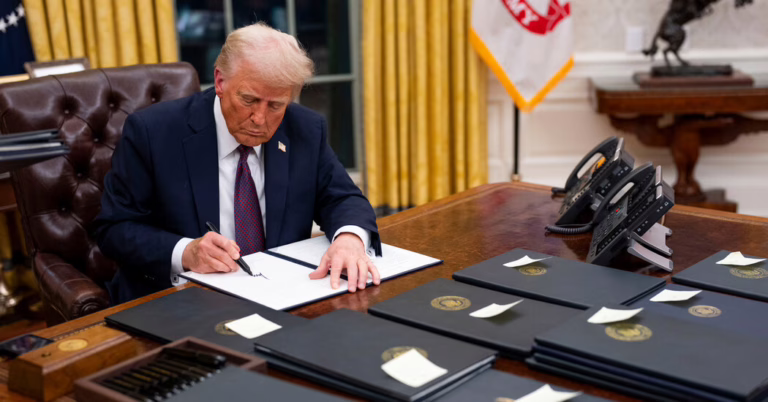 Trump comenzó a reunirse con los principales asesores para decidir el destino de Tiktok