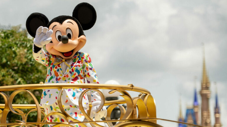 Las ganancias trimestrales de Disney reflejan un panorama mediático difícil: NPR