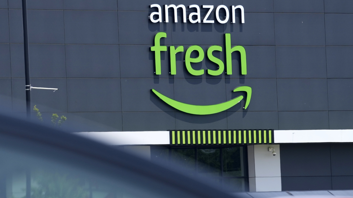 Los despidos de Amazon Fresh apuntan a las luchas de la empresa en los supermercados: NPR
