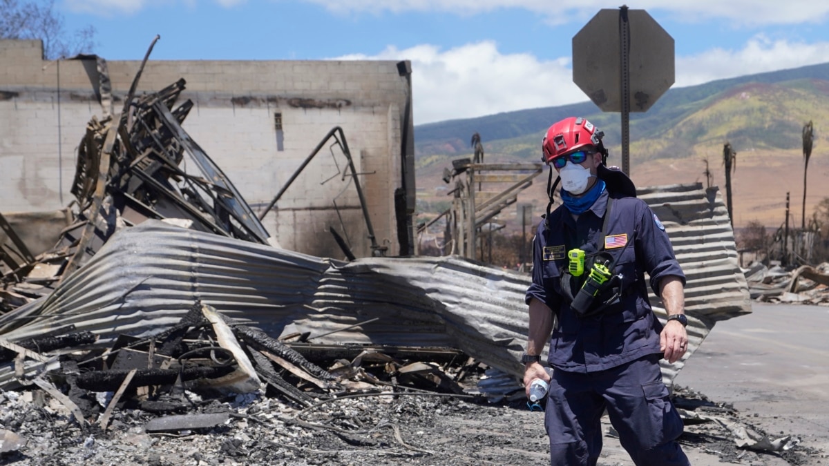Número de muertos por incendios forestales en Maui supera los 93