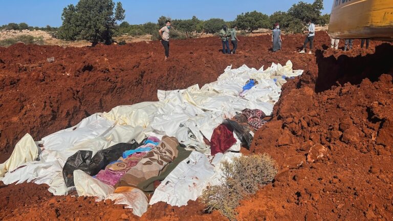 Las inundaciones en Libia devastan una cuarta parte de la ciudad de Derna, las autoridades cifran el número de muertos en más de 5.000