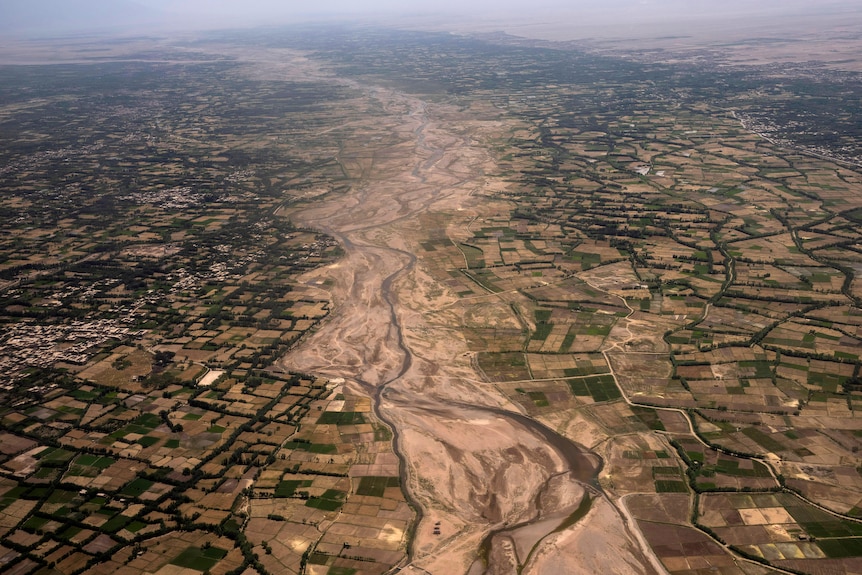 Una vista aérea de las secuelas de un terremoto en el oeste de Afganistán.