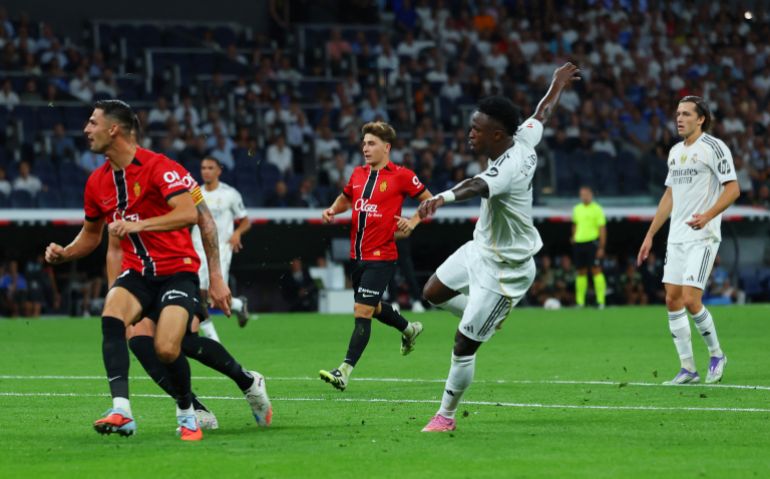 El Real Madrid Vinicius Junior anota su segundo gol contra Mallorca