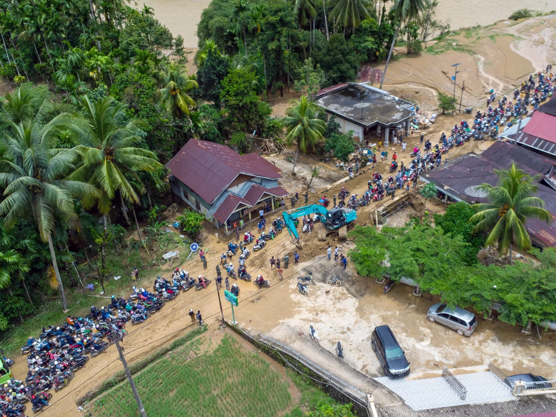 Al menos 19 muertos y 7 desaparecidos por inundaciones en Indonesia |  noticias del tiempo