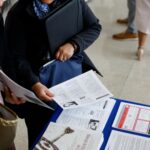 Cómo conseguir un trabajo en un mercado de renuncia de 'baja contratación': economista