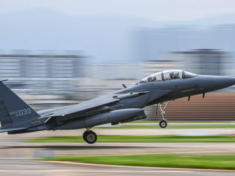 Corea del Sur envía aviones después de que aviones chinos y rusos ingresen a la zona de defensa |  Noticias militares