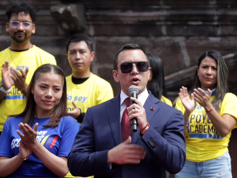 Daniel NOVOA, de Ecuador, juró una fecha límite, prometiendo una represión de pandillas | Noticias de elecciones