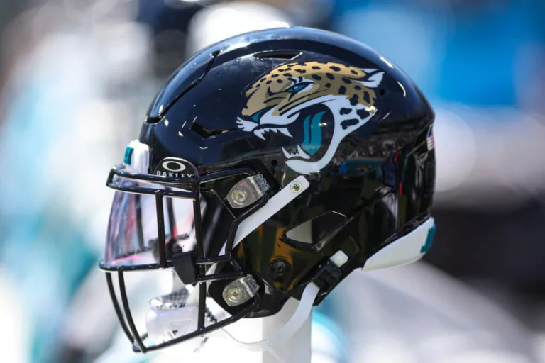 Delincuente sexual, ex empleado de Jaguars que hackeó Jumbotron, sentenciado a 220 años de prisión