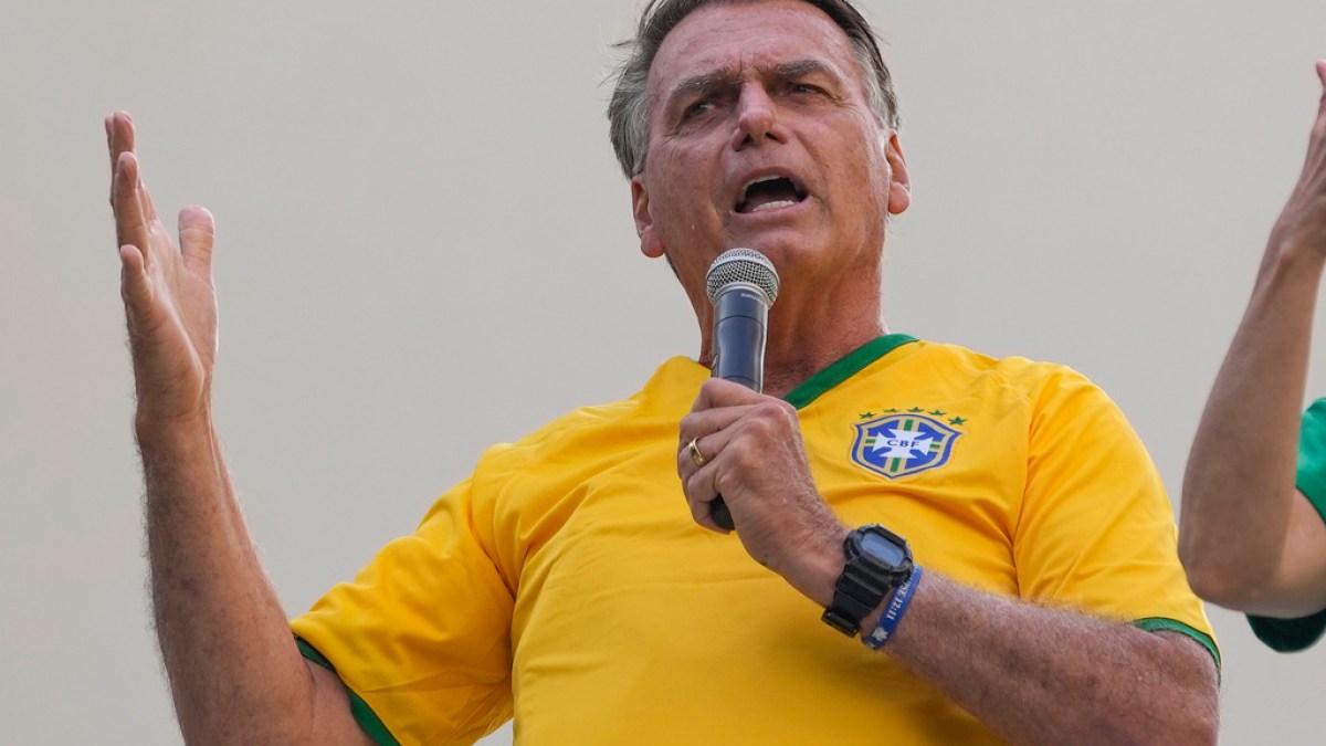 El ex presidente brasileño Bolsonaro planeó asilo en Argentina, dice la policía | Noticias de política