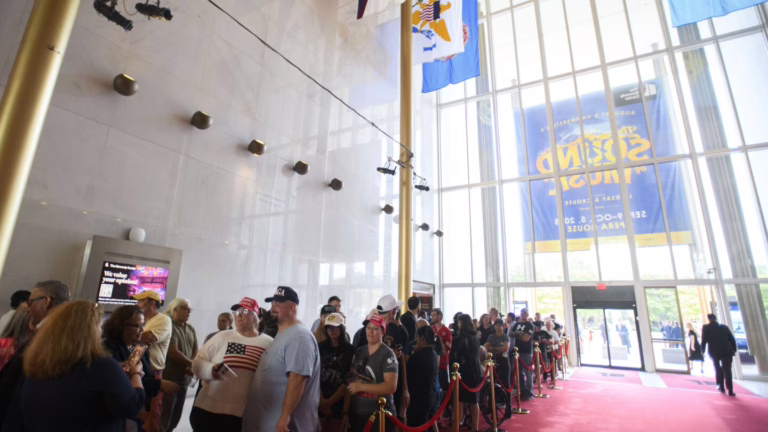 El gobernador de Utah dice que la razón del tiroteo de Kirk aún no está bien, pero el sospechoso estaba a la izquierda