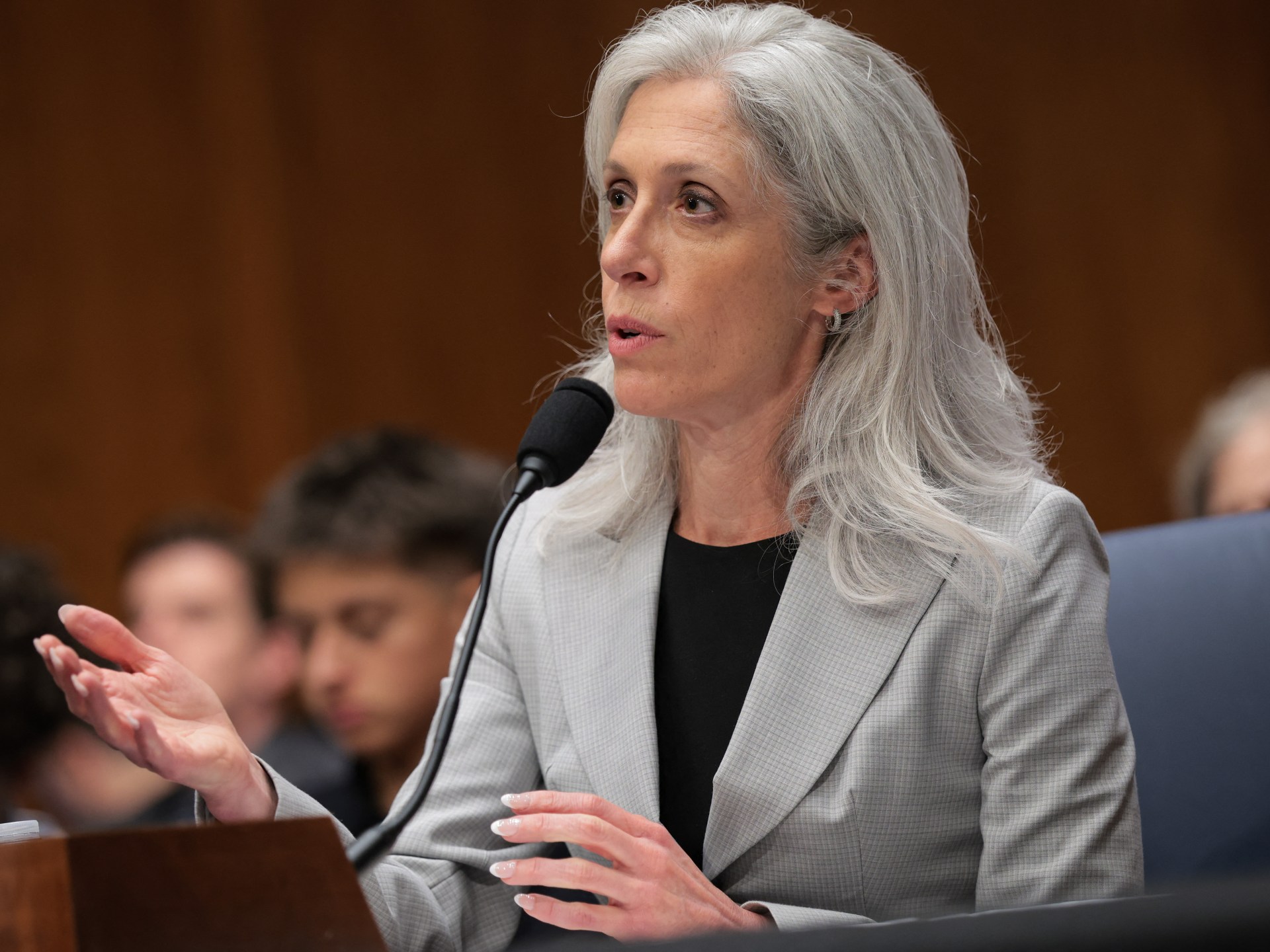 El jefe de los CDC de EE. UU. Disparó después de semanas, ya que otros empleados principales abandonan la agencia | Noticias de salud