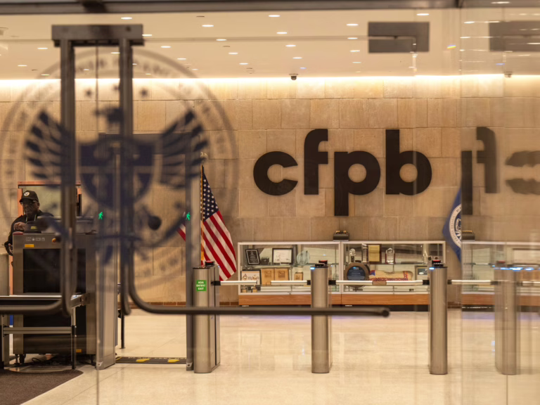 El juez bloquea el esfuerzo de Trump para cerrar el departamento de protección financiera del consumidor | Noticias de Donald Trump