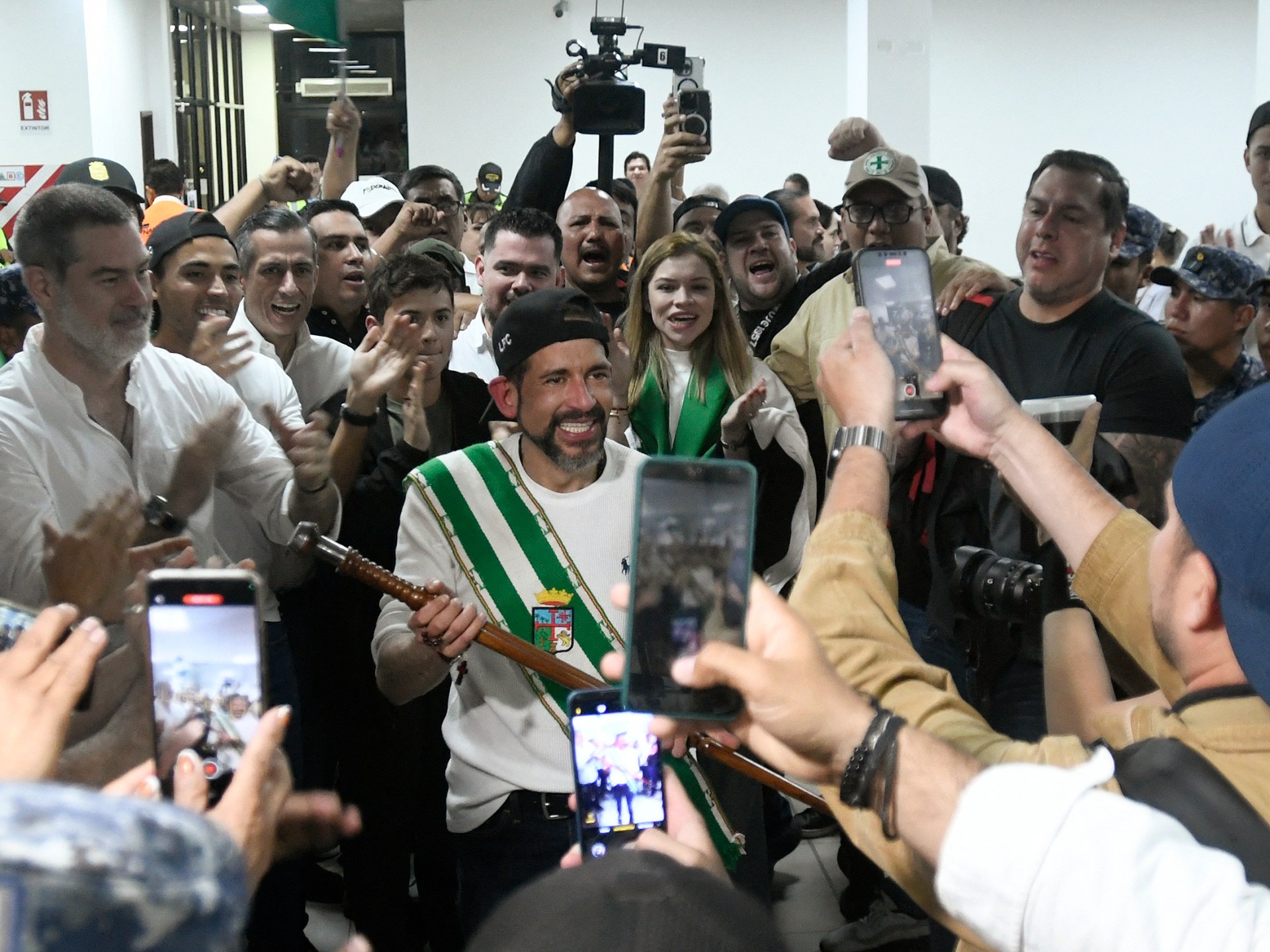 El líder de la oposición boliviana, Camacho, liberó de la prisión después de casi 3 años | Noticias del tribunal