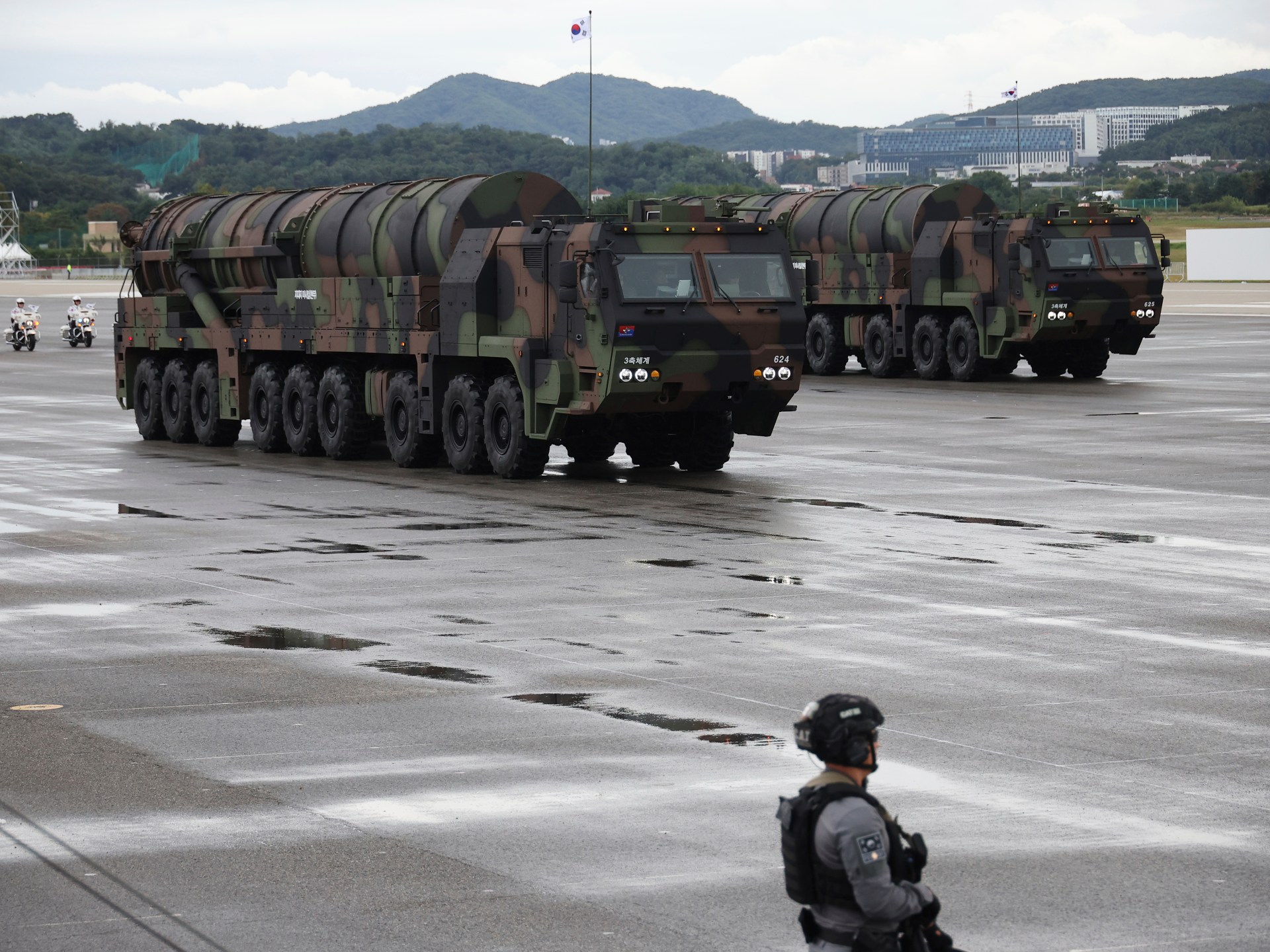 El 'misil monstruoso' Hyunmoo-5 de Corea del Sur ocupa un lugar central en el desfile militar | Noticias militares