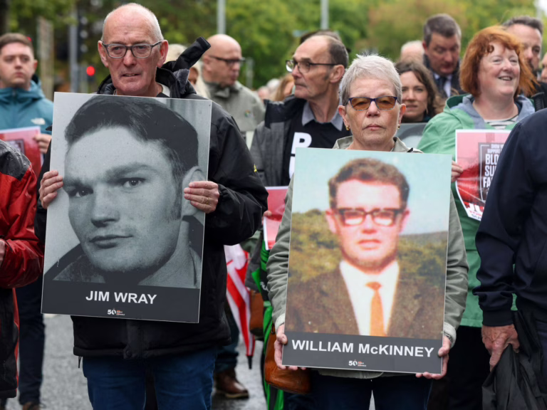 El soldado británico enfrenta un juicio en los sangrientos asesinatos dominicales de Irlanda del Norte | Noticias del tribunal
