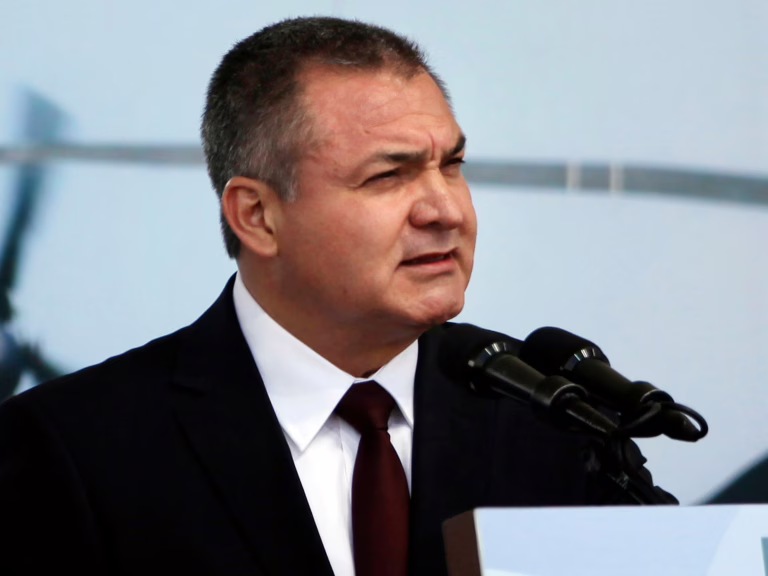 El tribunal de Florida ordena al ex jefe de seguridad mexicano que le pague a México millones | Noticias del tribunal