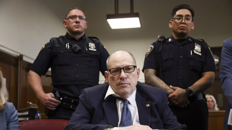 En Nueva York, el juicio de crímenes sexuales de Harvey Weinstein está en marcha: NPR
