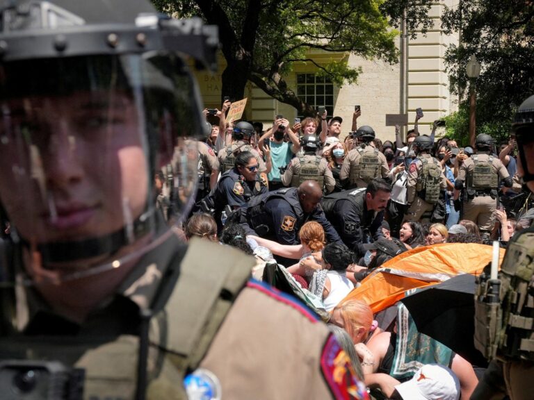 En Texas, manifestantes universitarios pro palestinos chocan con líderes estatales |  Guerra de Israel en Gaza Noticias