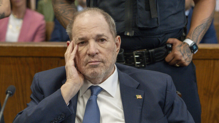 Es probable que se repita el juicio de Harvey Weinstein en Nueva York después del Día del Trabajo: NPR