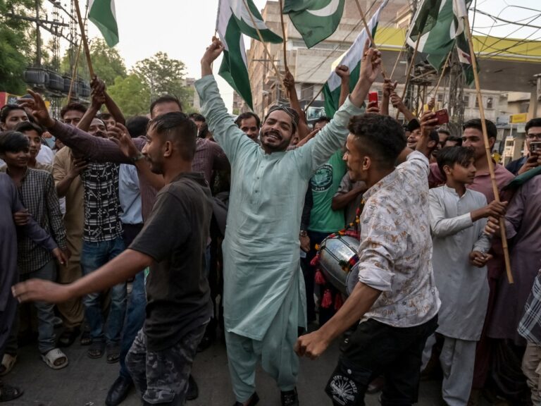Explosiones, violaciones reportadas después de que India y Pakistán acuerden cesar -fogo | Noticias de conflicto