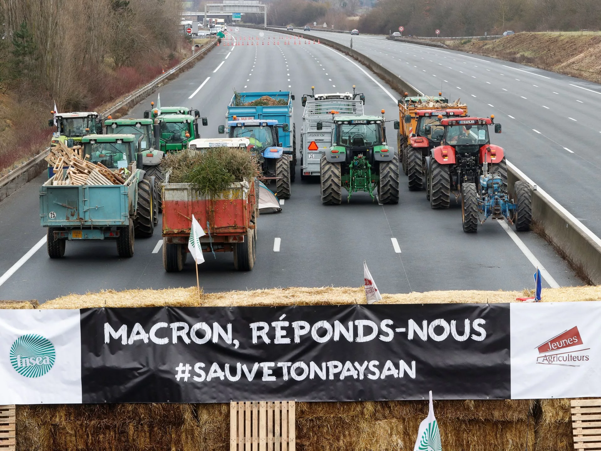 Francia anuncia nuevas medidas en un intento de reprimir las protestas de los agricultores |  Noticias de la Unión Europea
