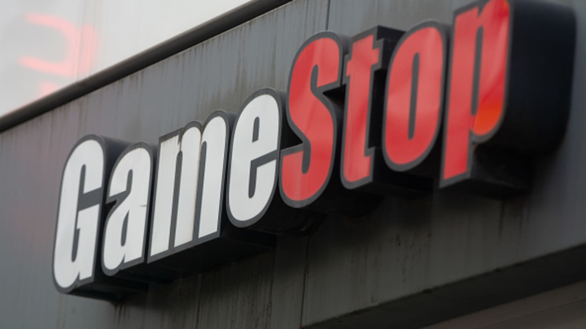 GameStop cae un 9%, a pesar de comenzar el plan de compra de Bitcoin con una compra de US $ 500 millones