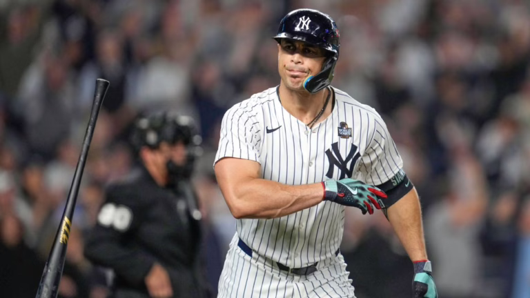 Giancarlo Stanton con la esperanza de regresar a los Yankees a finales de mes