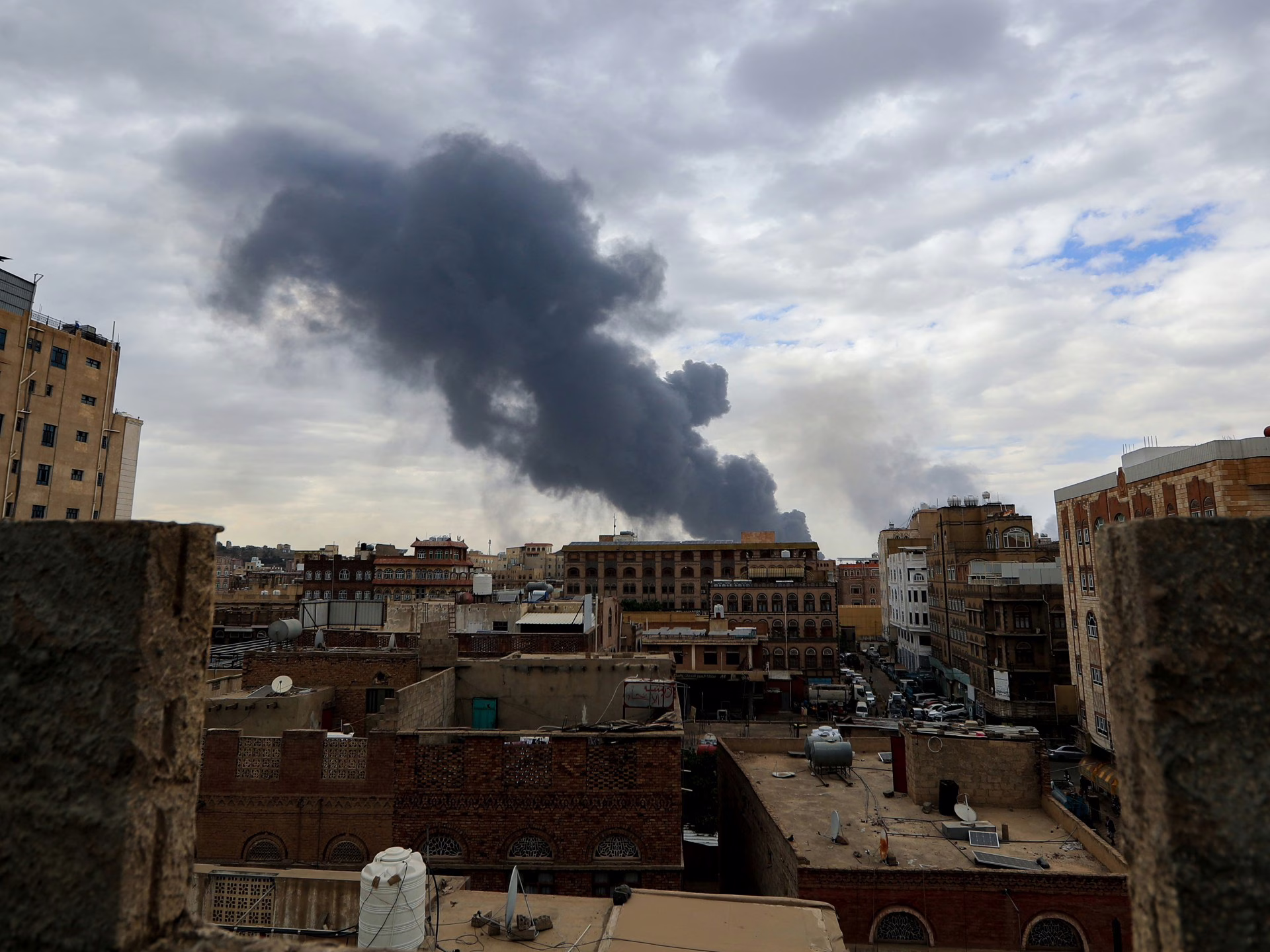 Israel ataca al Hodeidah de Yemen, impresionando a las áreas portuarias | Noticias