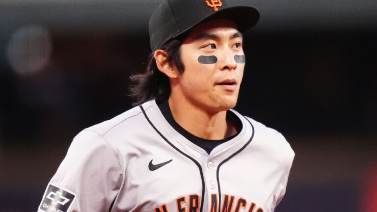 Jung Hoo Lee de los Giants se someterá a una cirugía de hombro que pondrá fin a su temporada