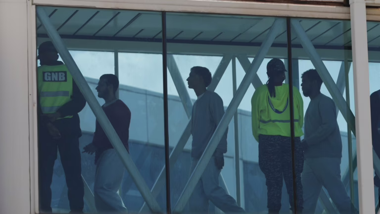 La Corte Suprema bloquea temporalmente las deportaciones de los venezolanos celebrados en el norte de Texas