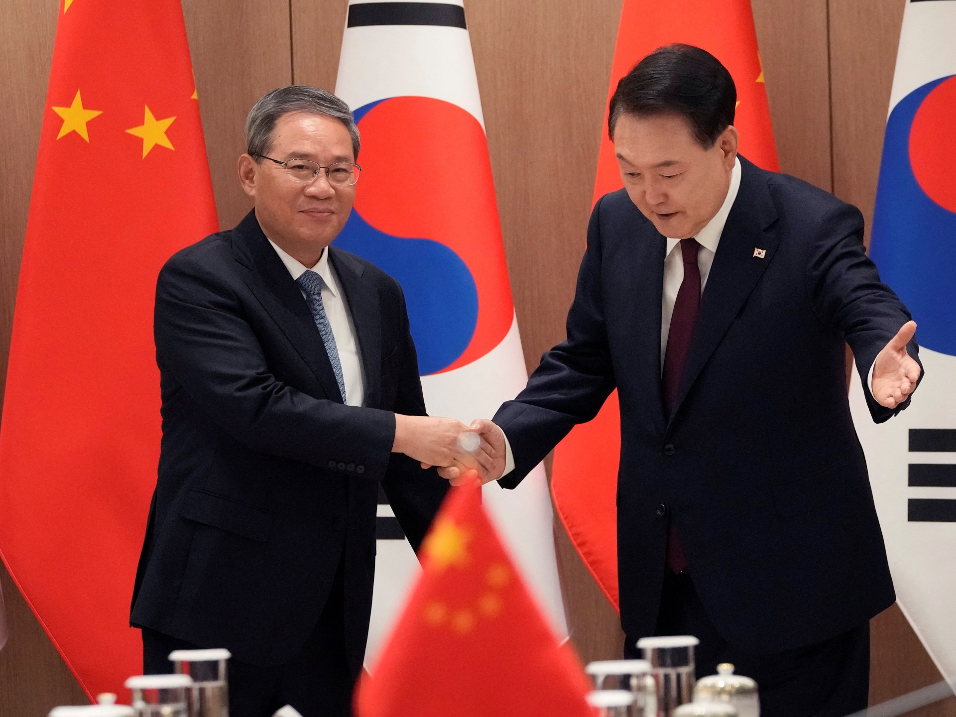 Líderes de China y Corea del Sur se reúnen antes de conversaciones trilaterales con Japón |  Noticias