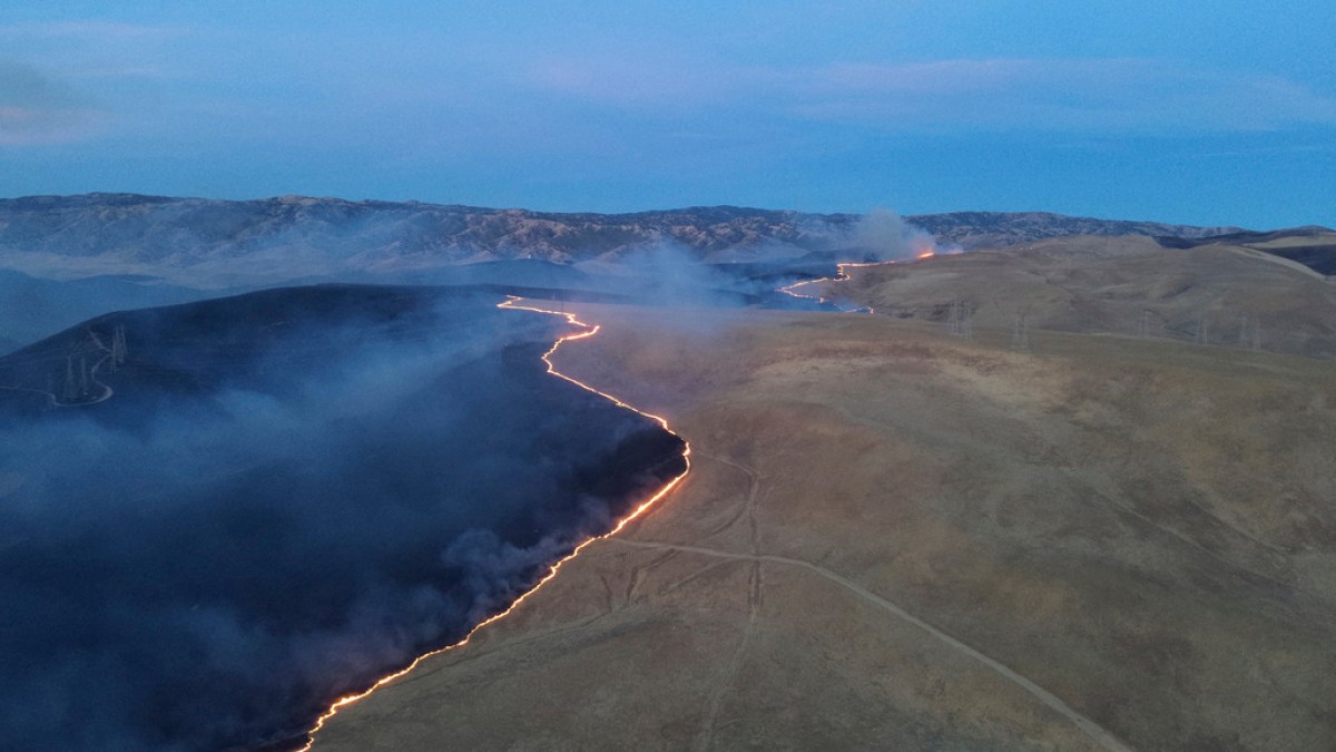 Los bomberos de California avanzan contra el primer gran incendio del año |  noticias del tiempo