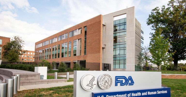 Los recortes de la FDA de Trump están poniendo en peligro el desarrollo de medicamentos