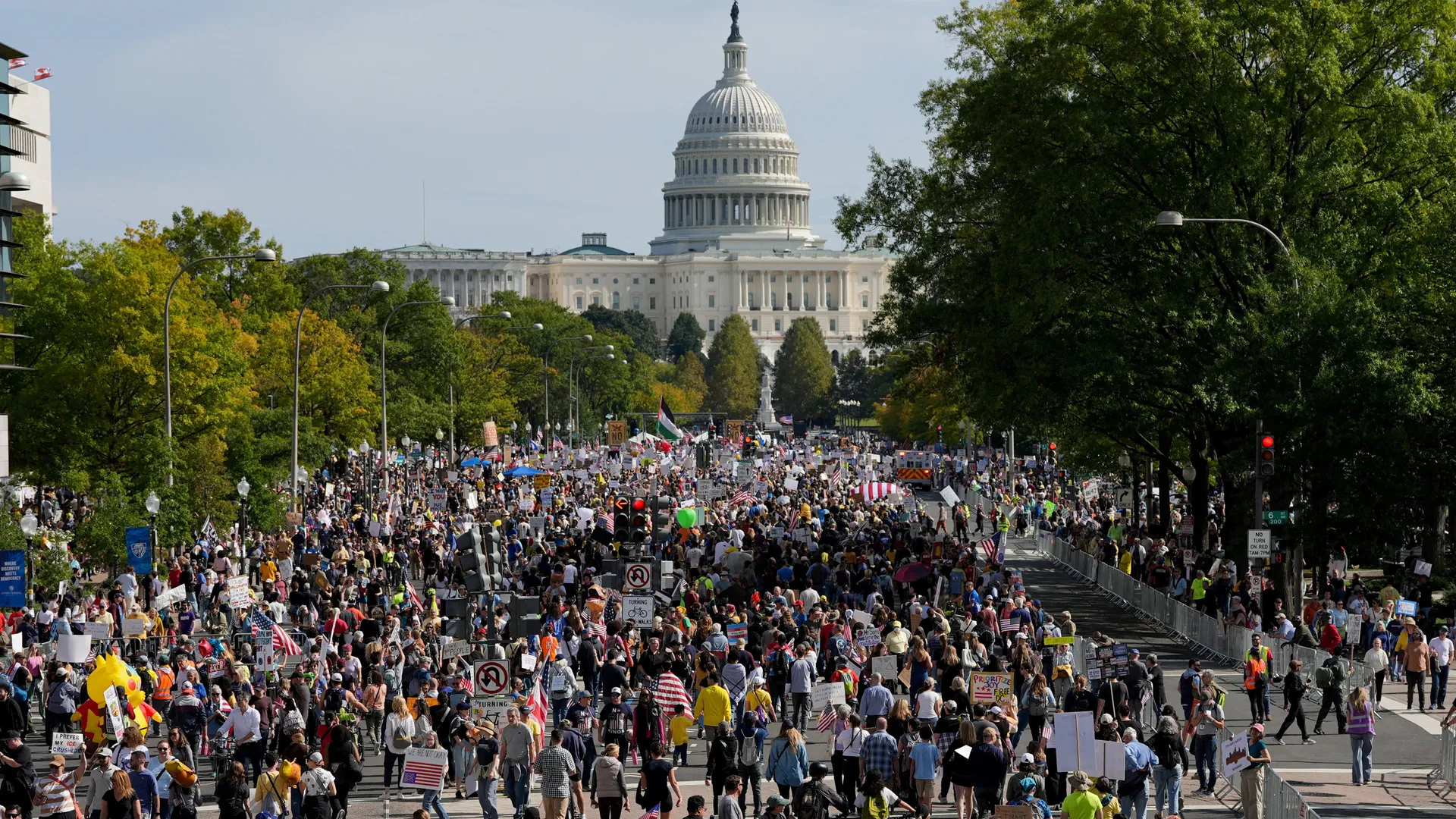 Thousands protest at ‘No Kings’ rally near White House | Donald Trump
