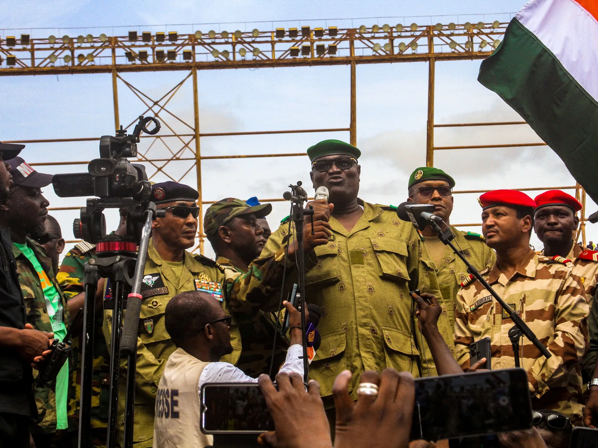 Níger vuelve a incumplir el pago de su deuda a medida que se acumulan los problemas posteriores al golpe |  Noticias