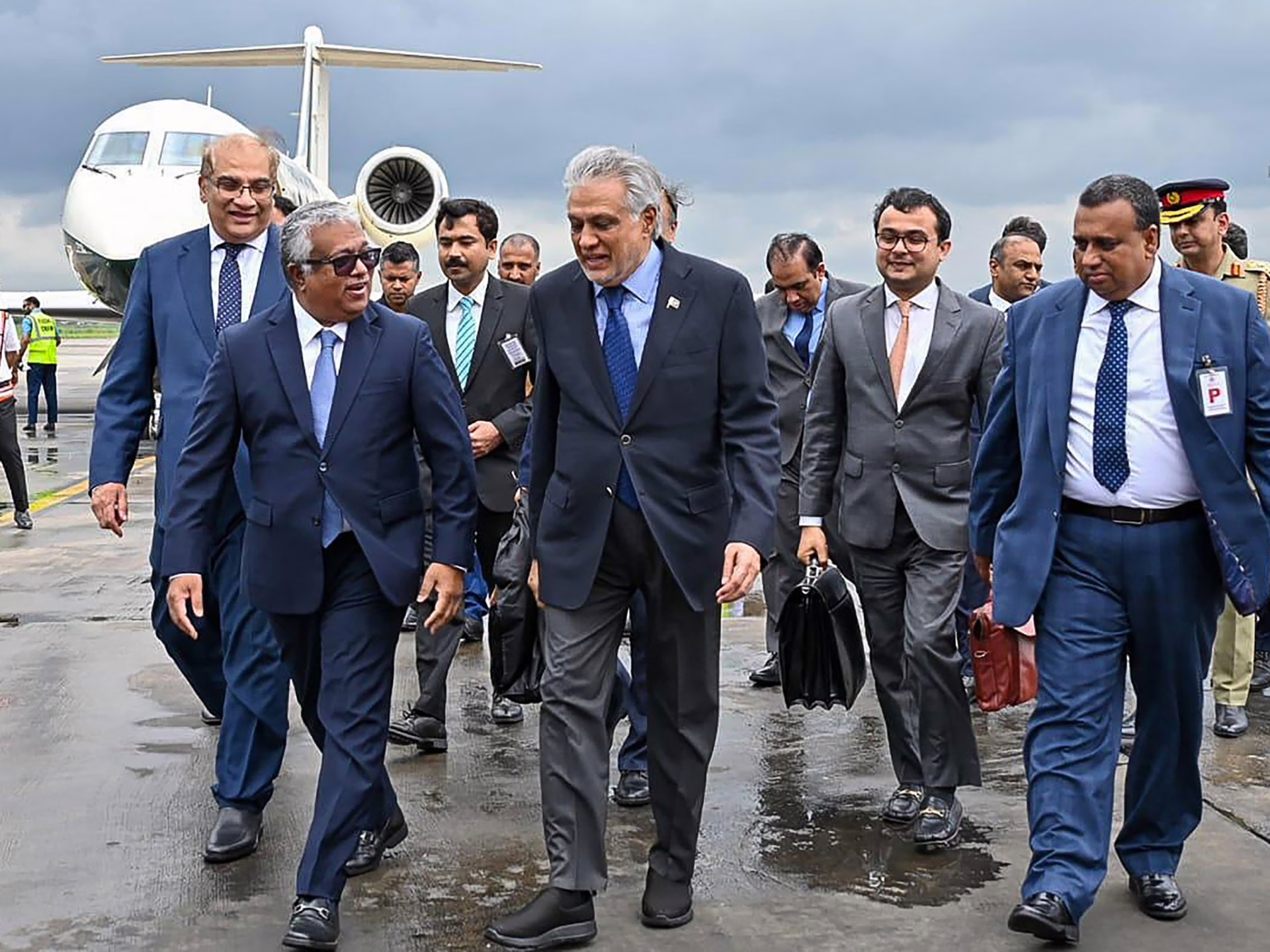 Pakistán FM mantiene conversaciones con los empleados de Bangladesh durante la visita 'histórica' | Noticias de política