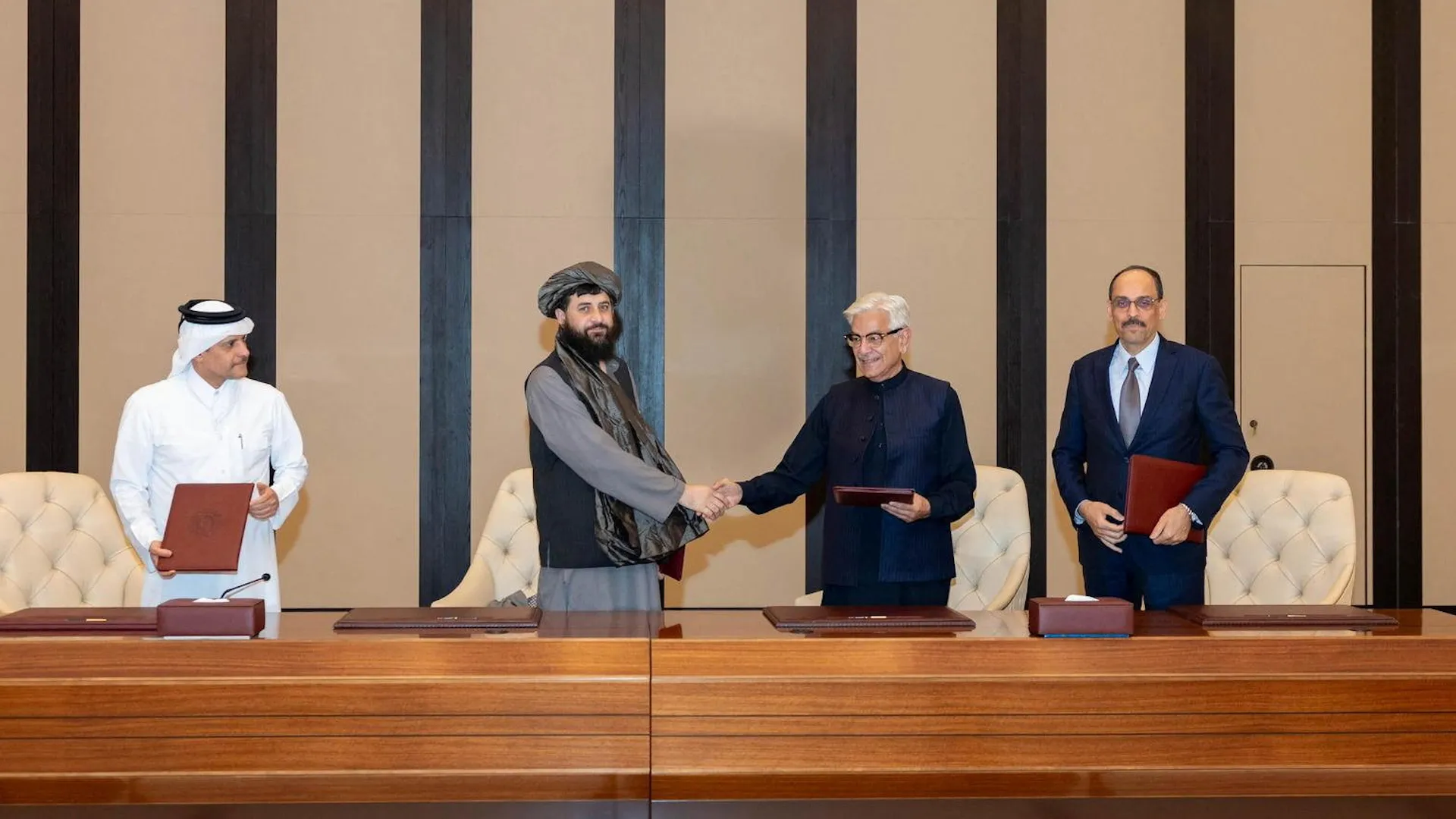 Video: Afghanistan and Pakistan agree to ceasefire after Doha talks | Taliban
