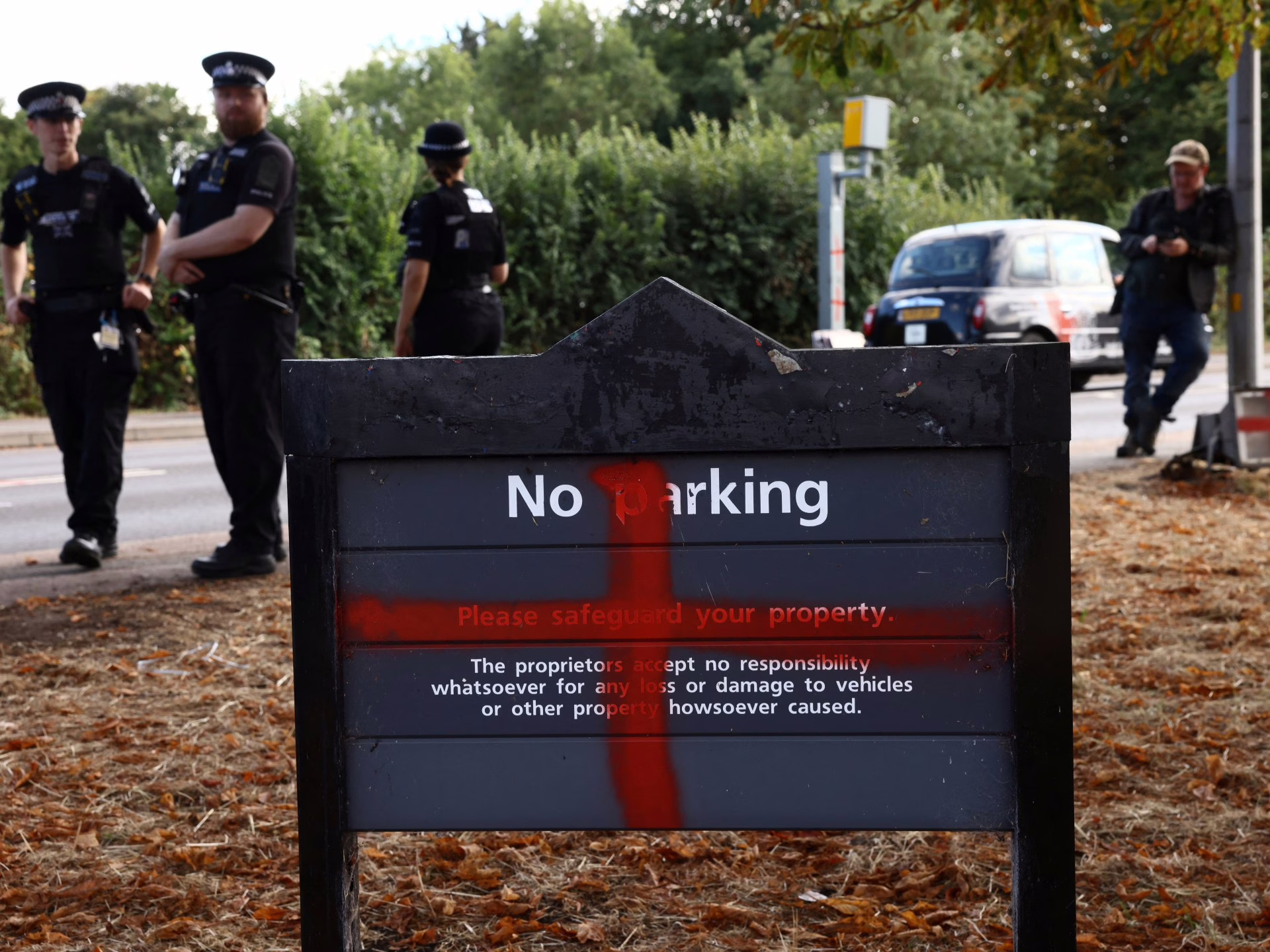 Reino Unido Los musulmanes informan vandalismo, ataques en medio de la controvertida campaña de la bandera | Noticias de racismo