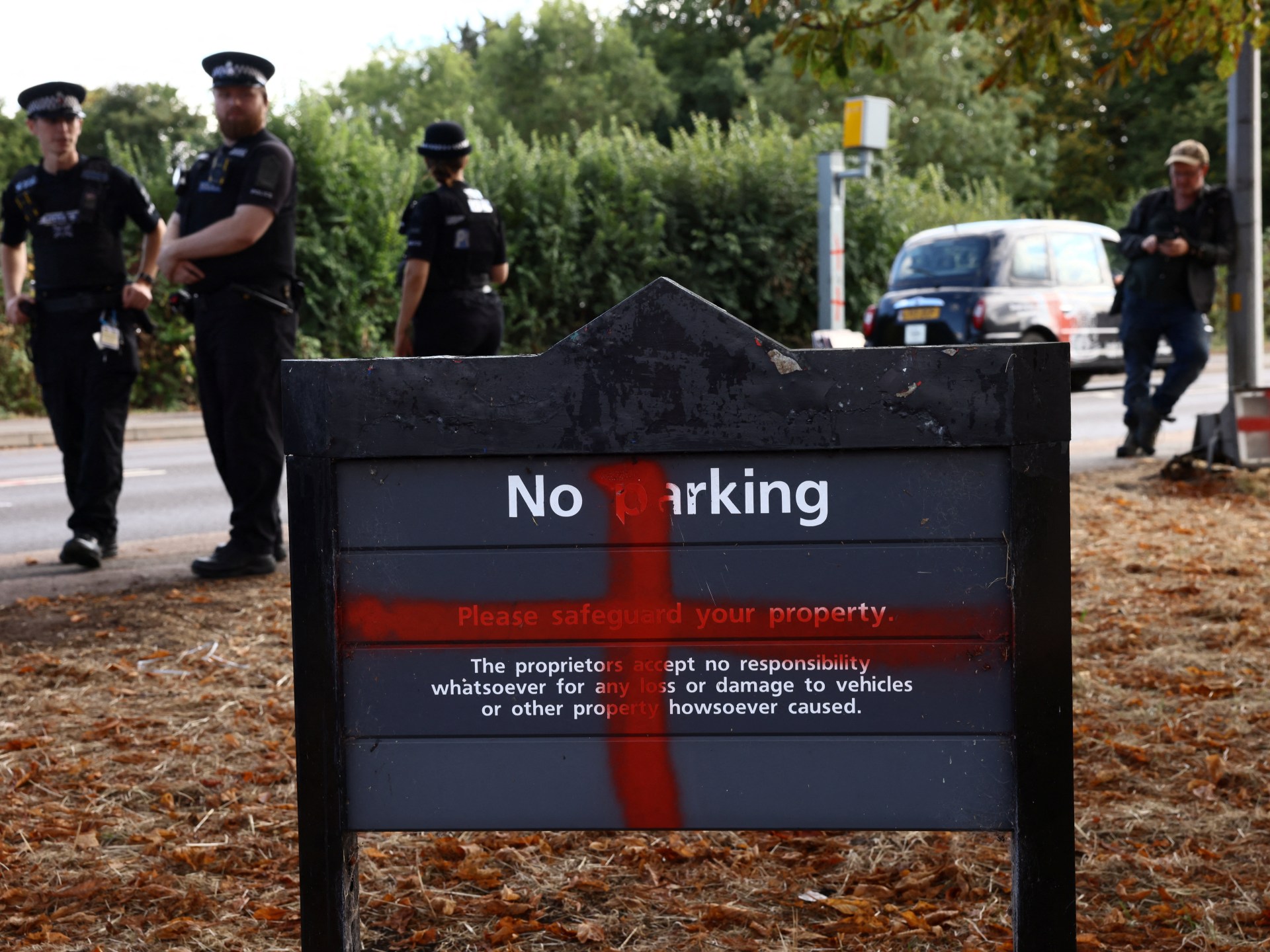 Reino Unido Los musulmanes informan vandalismo, ataques en medio de la controvertida campaña de la bandera | Noticias de racismo