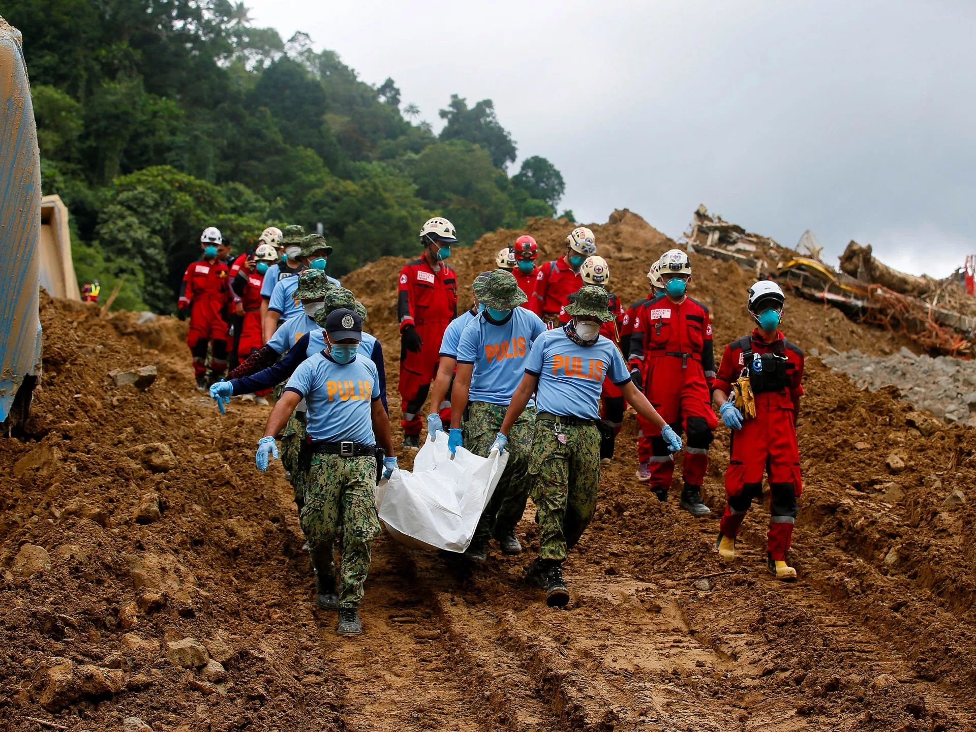 Se eleva a 54 el número de muertos por un deslizamiento de tierra en el sur de Filipinas |  Noticias climáticas
