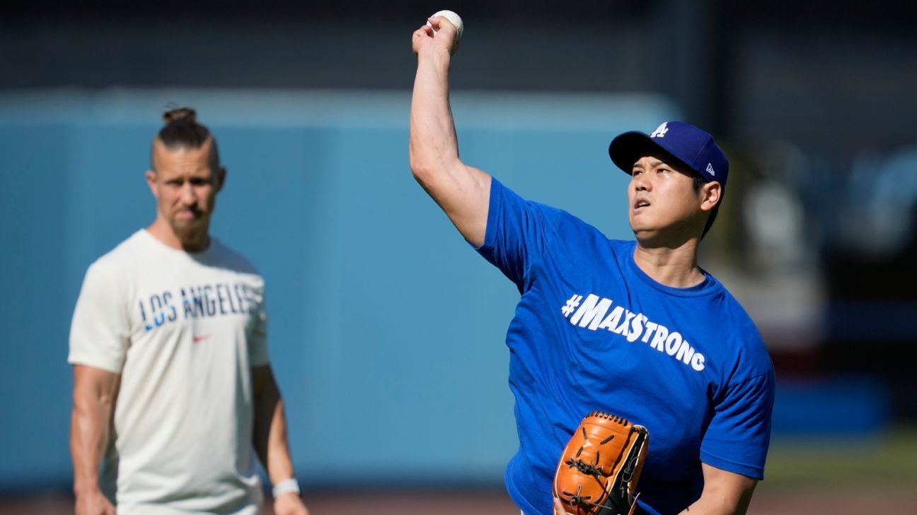 Shohei Ohtani de los Dodgers lanza desde el montículo por primera vez desde la cirugía