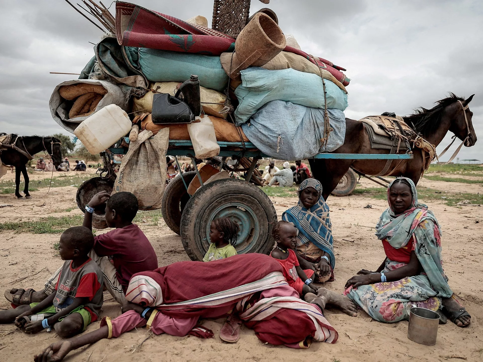 Sudán se hunde en la hambruna mientras los bandos en conflicto matan de hambre a los civiles |  Noticias