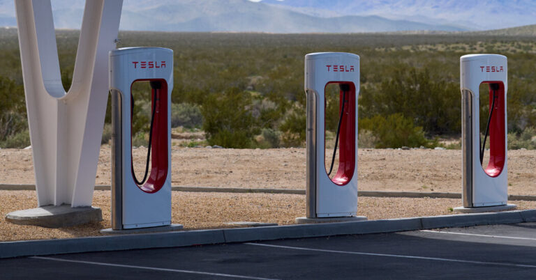 Tesla Pullback responsabiliza a otros de construir cargadores de vehículos eléctricos