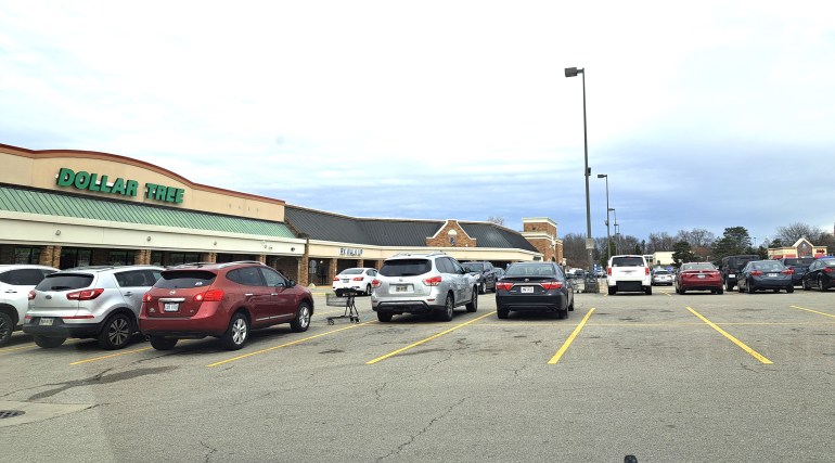 El estacionamiento de Ohio frente al supermercado Kroger's donde le dispararon a Ta'Kiya Young