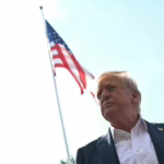 Trump dice que las tasas del 30 % contra la UE y México comienzan el 1 de agosto | Noticias de negocios y economía