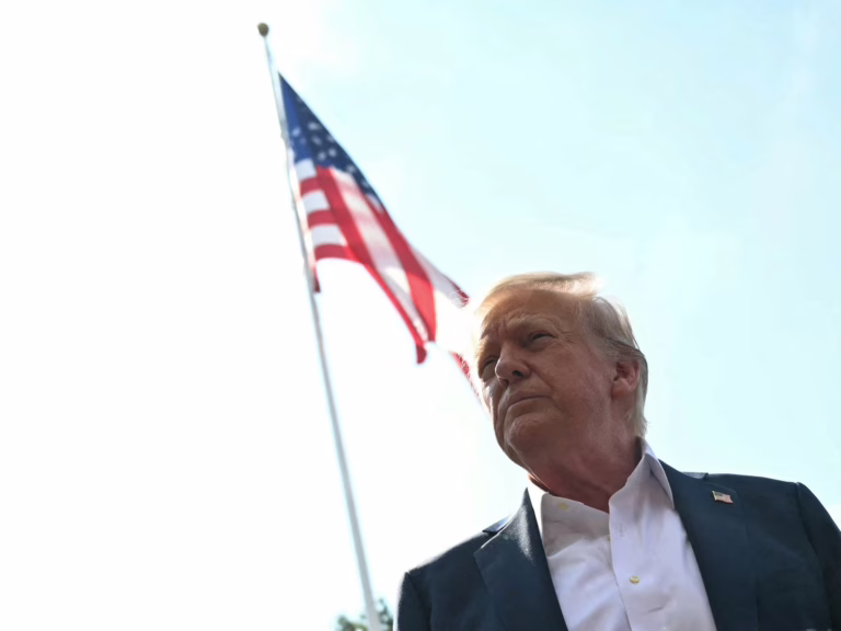 Trump dice que las tasas del 30 % contra la UE y México comienzan el 1 de agosto | Noticias de negocios y economía