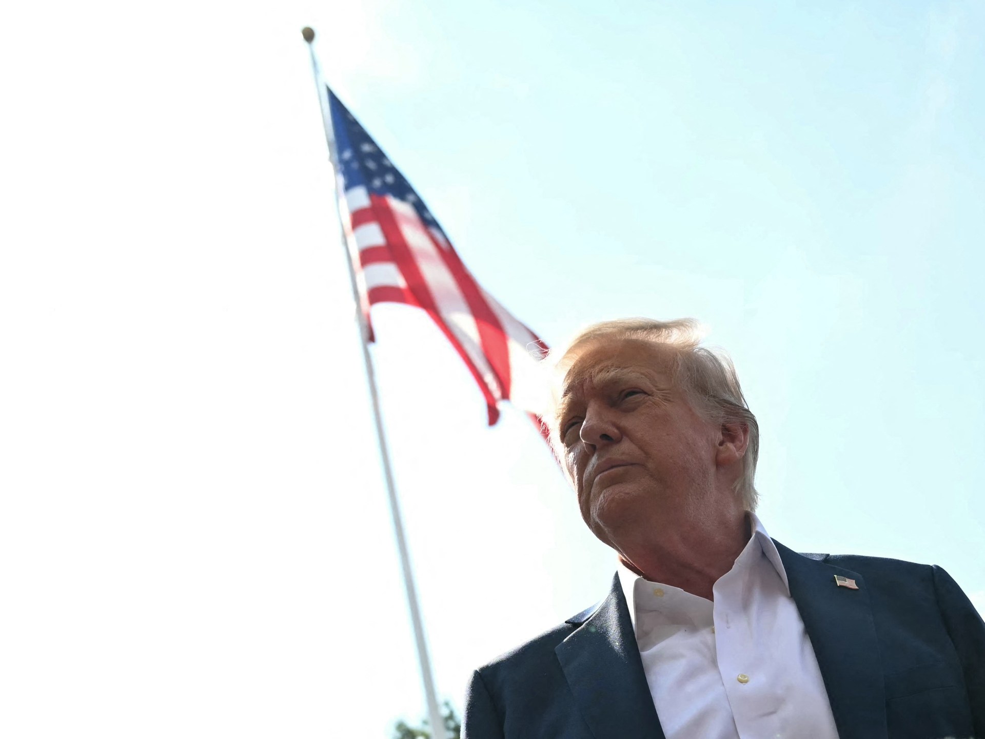 Trump dice que las tasas del 30 % contra la UE y México comienzan el 1 de agosto | Noticias de negocios y economía