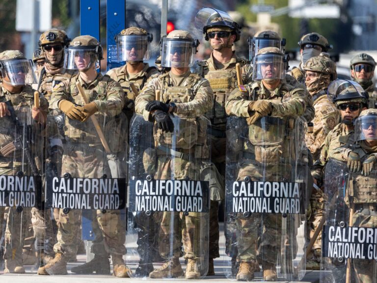 Trump envía a los marines, más miembros de la Guardia Nacional a Los Ángeles | Noticias de Donald Trump