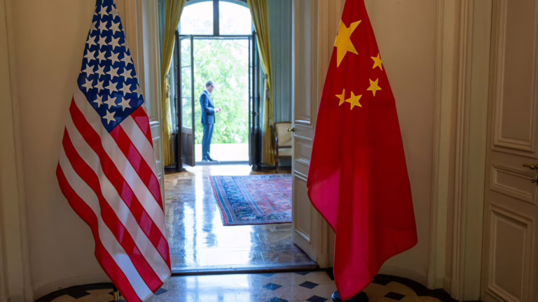 US-China habla 'paralizado' y necesita que Trump y Xi pesen, dice Bessent