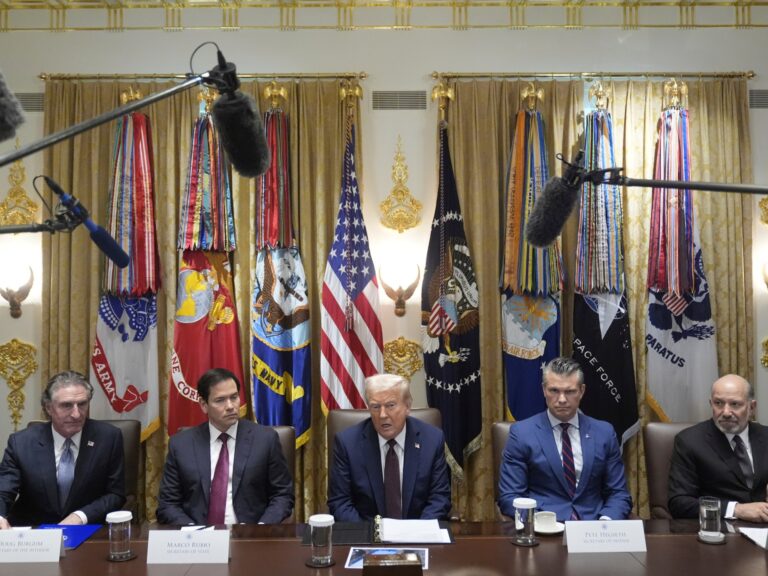 Verificación de hechos: ¿Nos ganamos $ 500 en salarios este año? | Noticias de Donald Trump